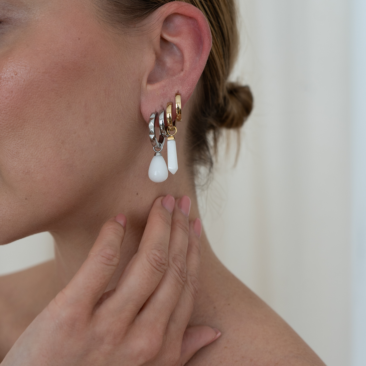 EAR ME UP Charm Obelisk Gold-White