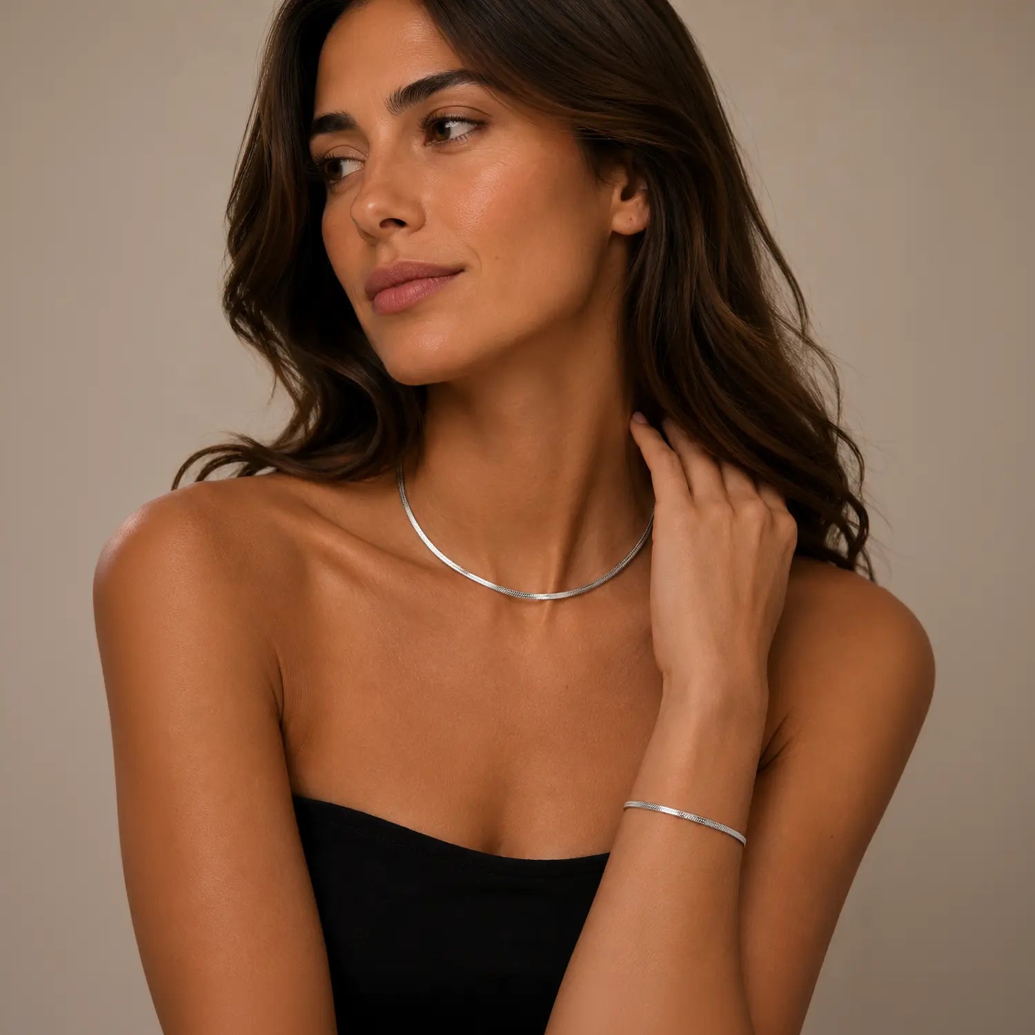 COEUR DE LION Flat Snake Chain Bracelet Silver – on model