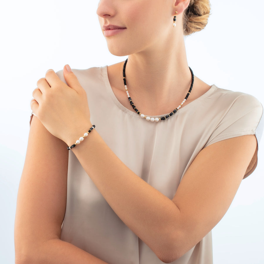 Pearls & onyx bracelet gold