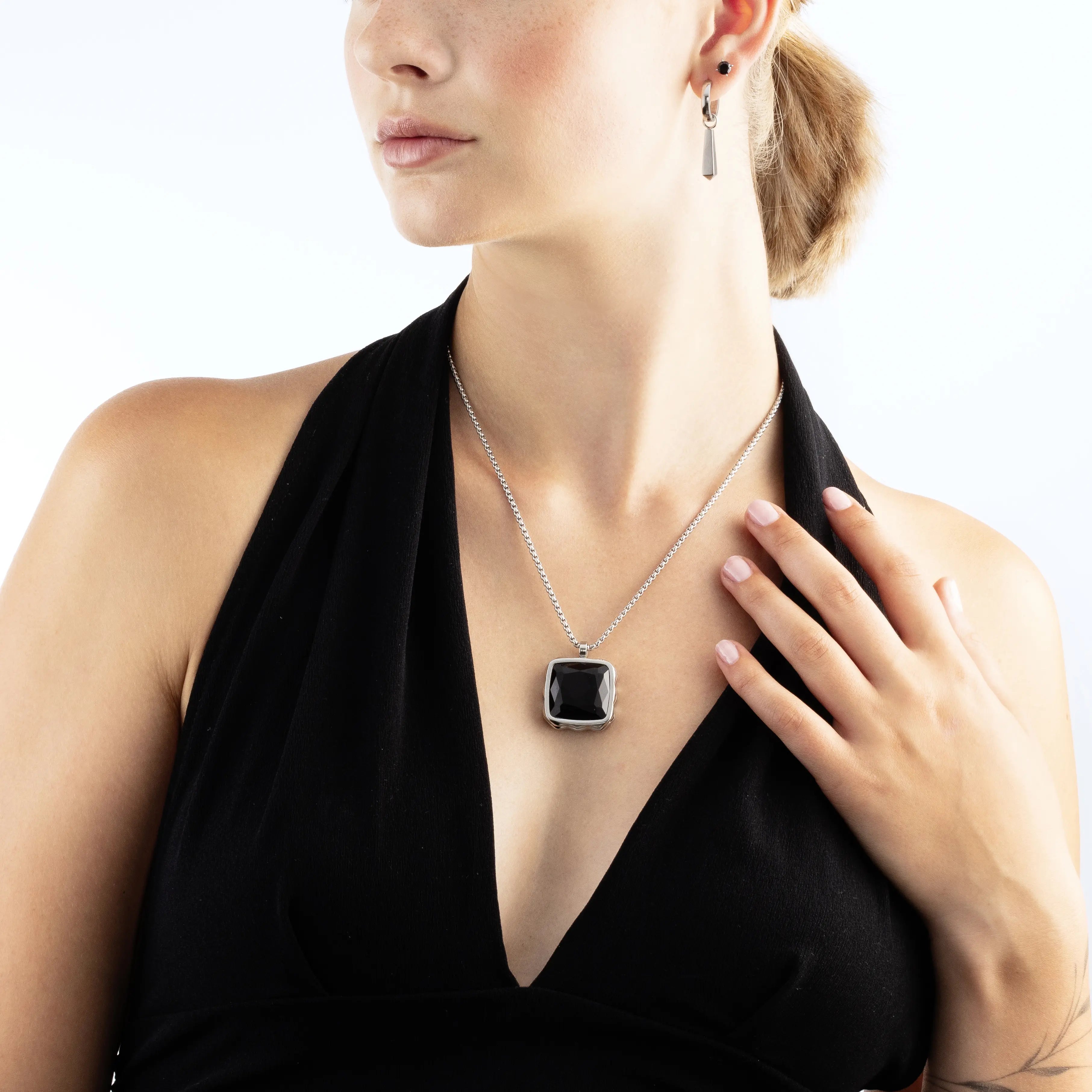 Necklace Amulet Spikes Square Onyx silver-black