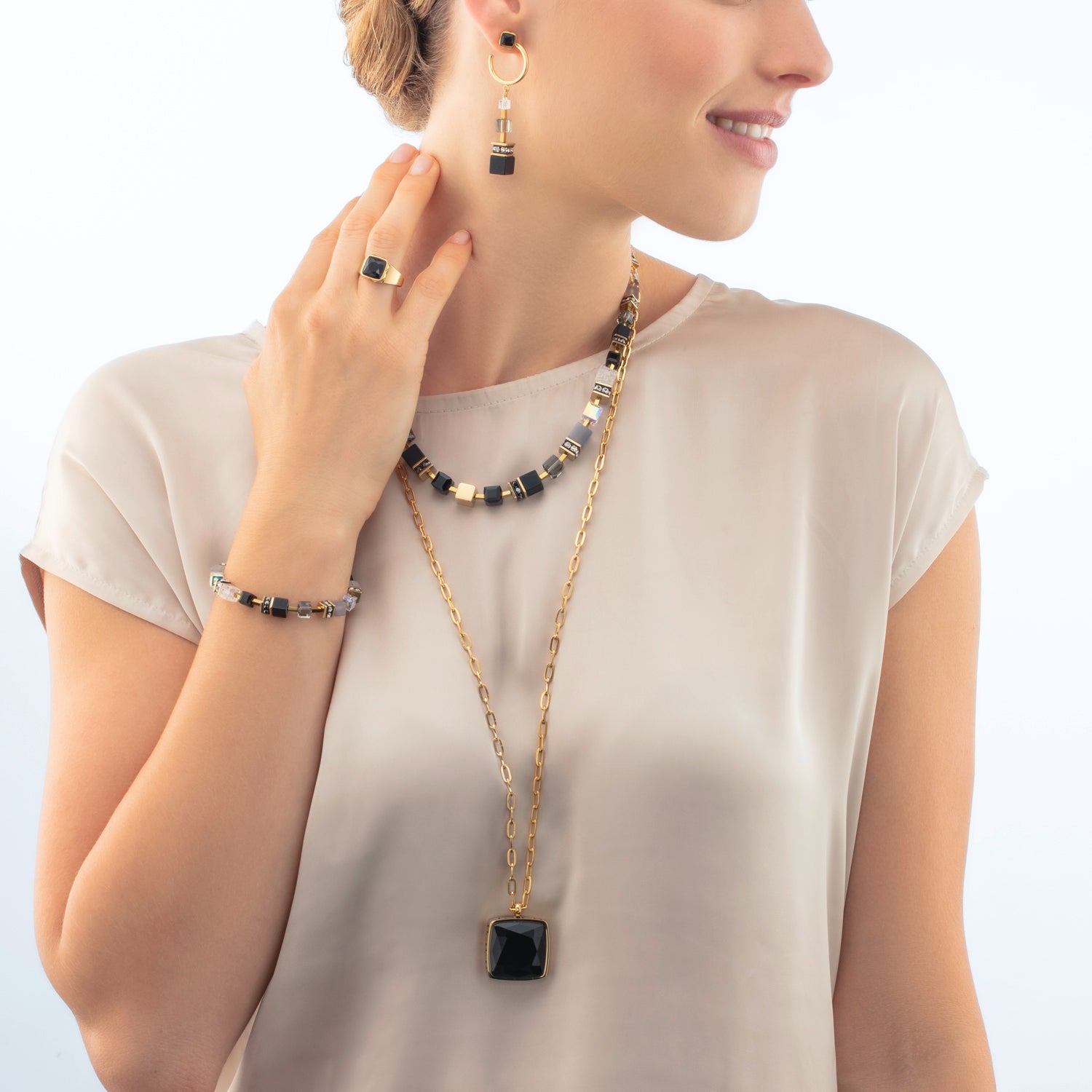 Earrings Spikes Square Onyx gold-black