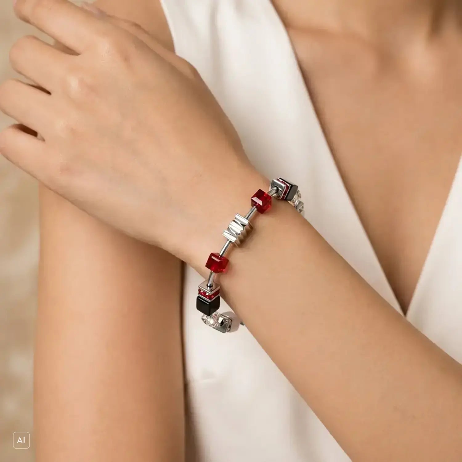 COEUR DE LION GeoCUBE® Iconic Wave Bracelet Urban Silver – on model