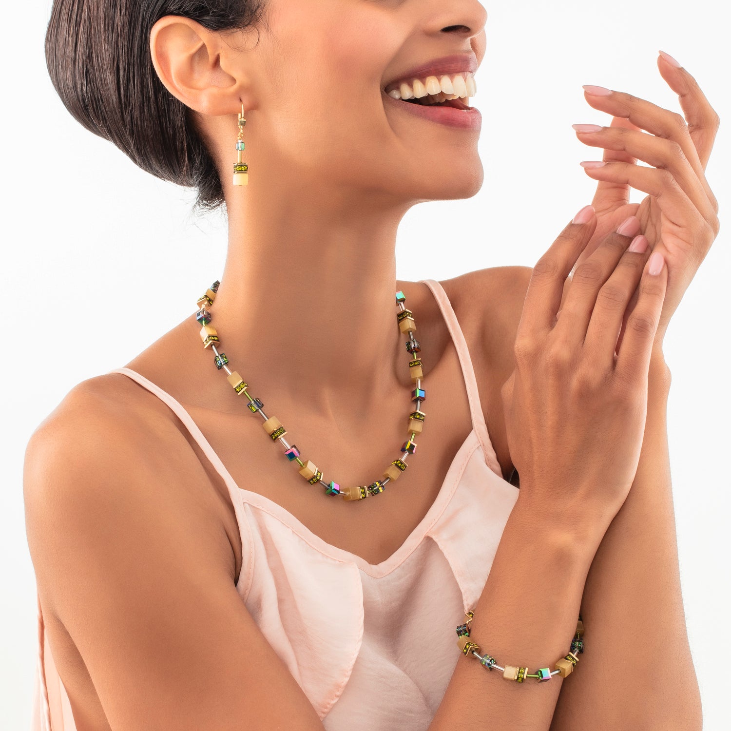 GeoCUBE® Iconic Mono Gold earrings olive