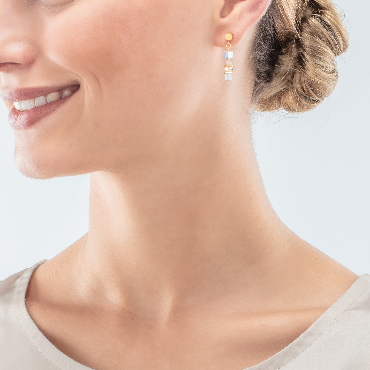 Mini Cubes earrings gold white