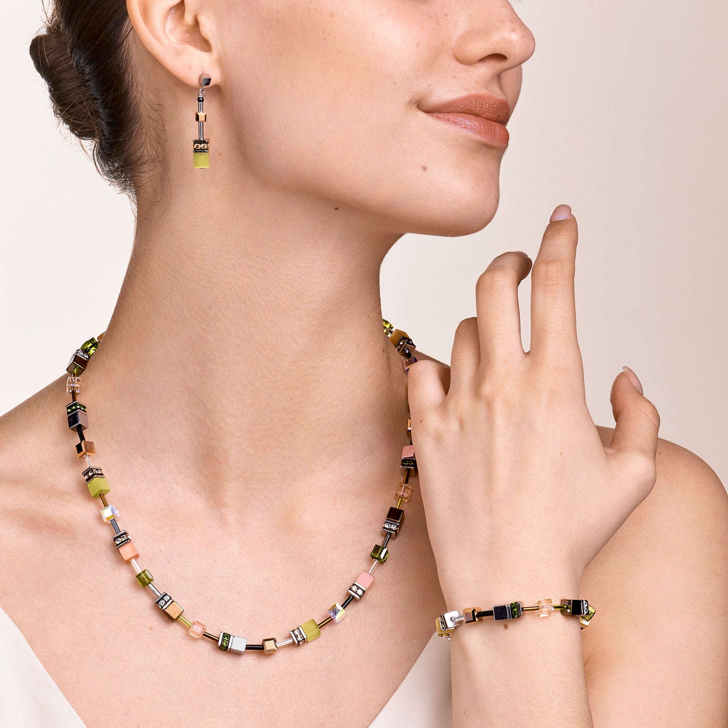 Necklace GeoCUBE® medium olive-peach