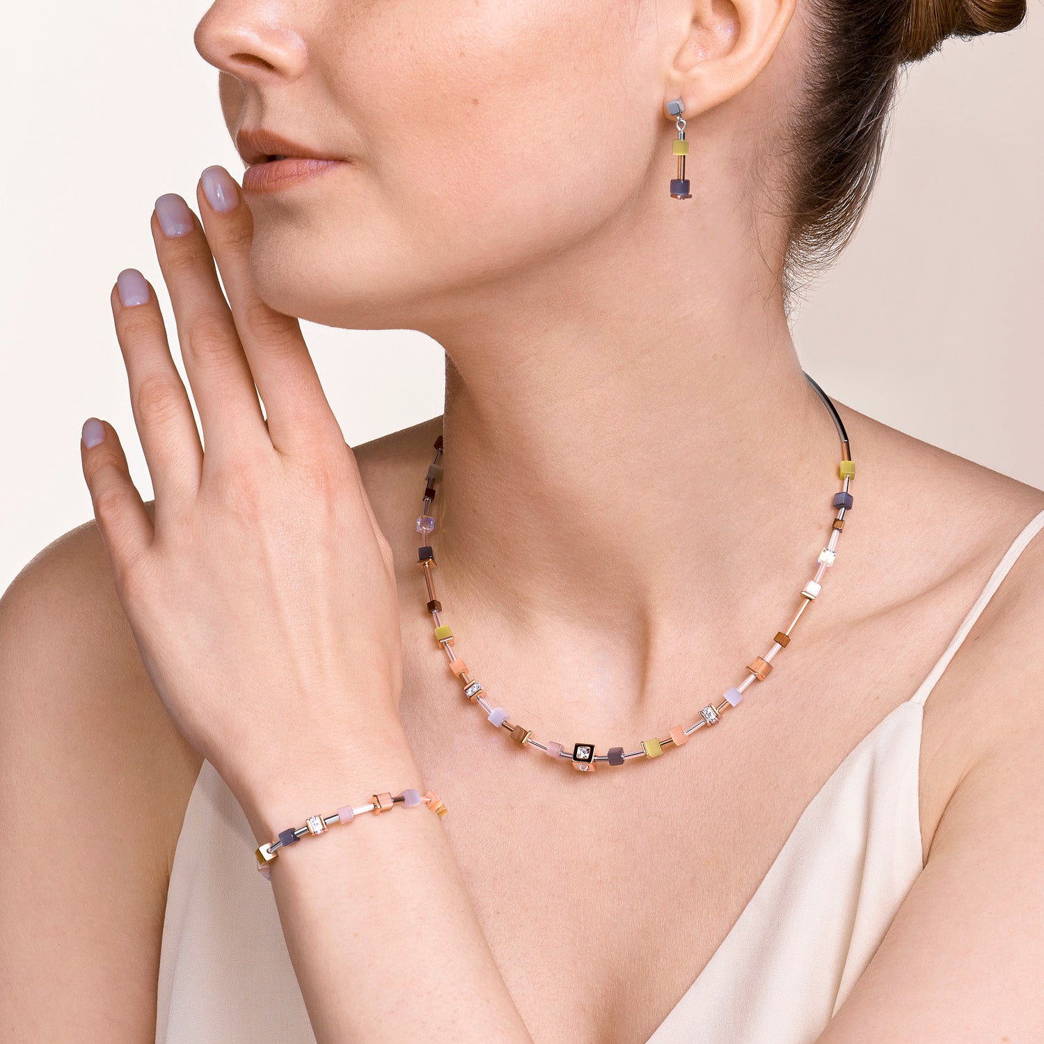 Necklace GeoCUBE® fine pastel beige-olive