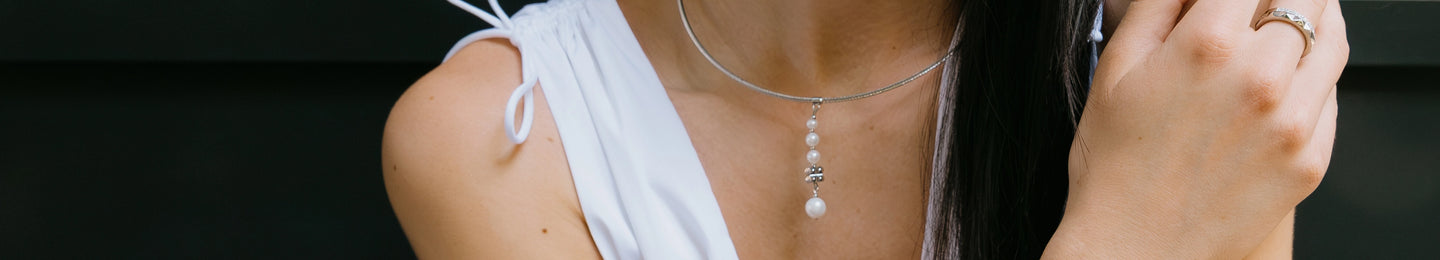 Pendant necklaces