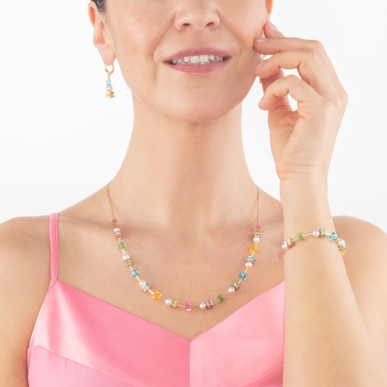 Joyful Cubes & Pearls necklace multicolour