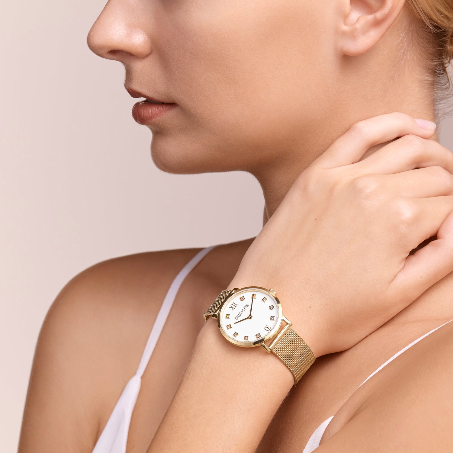 Watch Round Brilliant White Milanese Stainless Steel Gold